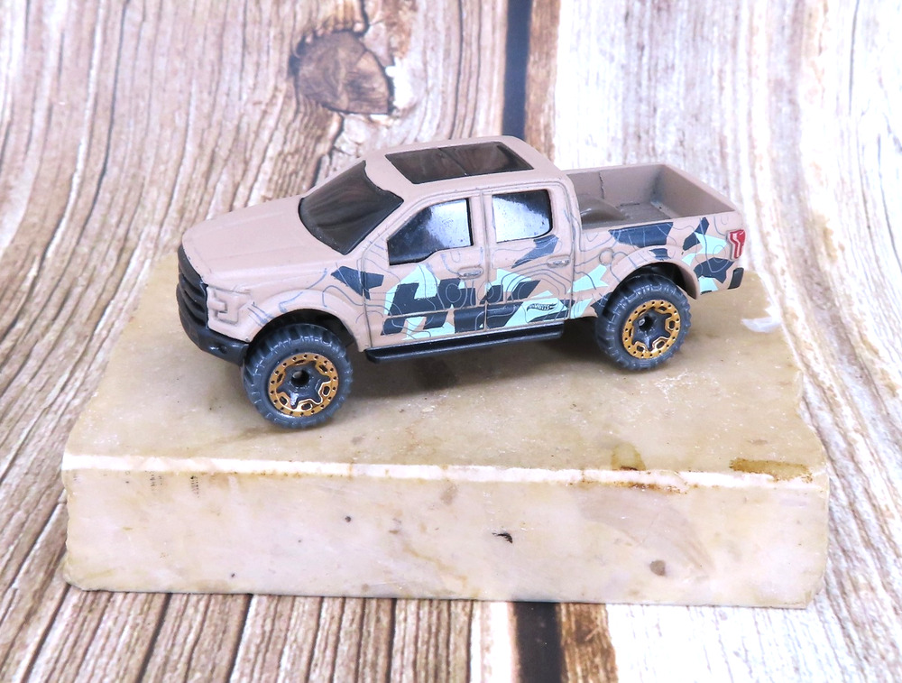 Hot Wheels '15 FORD F-150 Tan Camo HW Speed Blur 2022 Mattel 1:64 Diecast Pickup